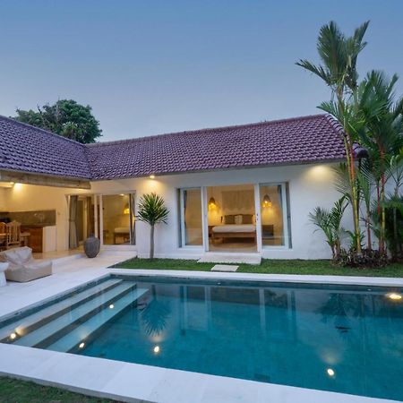 Villa Pagu Seminyak Buitenkant foto
