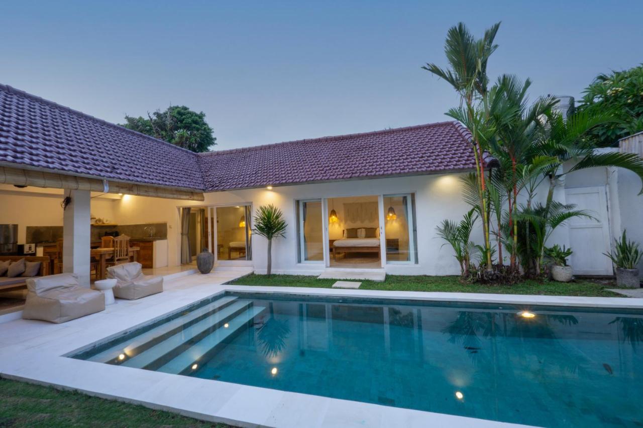 Villa Pagu Seminyak Buitenkant foto