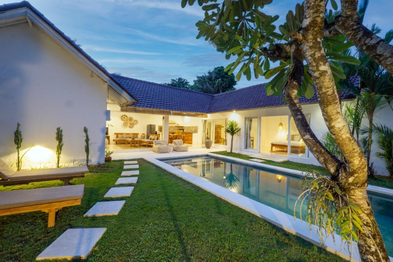 Villa Pagu Seminyak Buitenkant foto
