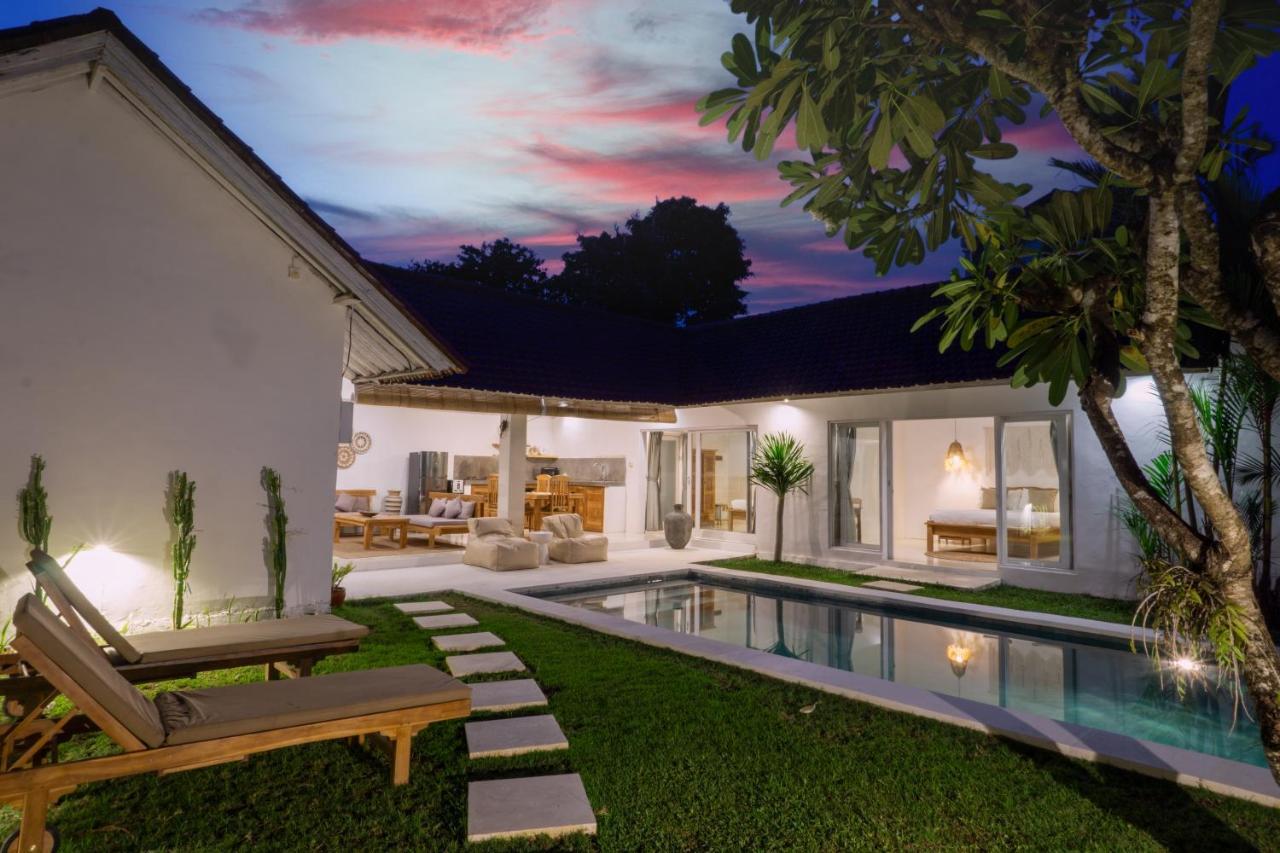 Villa Pagu Seminyak Buitenkant foto