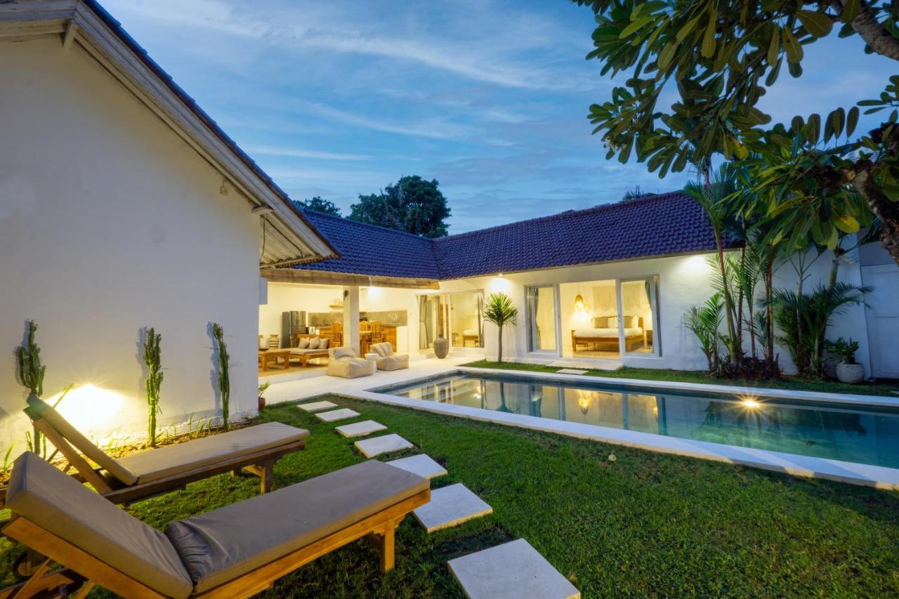Villa Pagu Seminyak Buitenkant foto