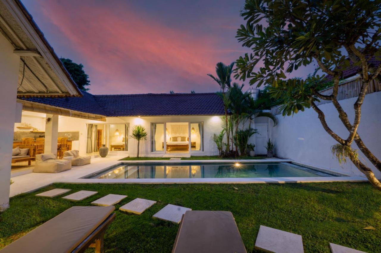 Villa Pagu Seminyak Buitenkant foto